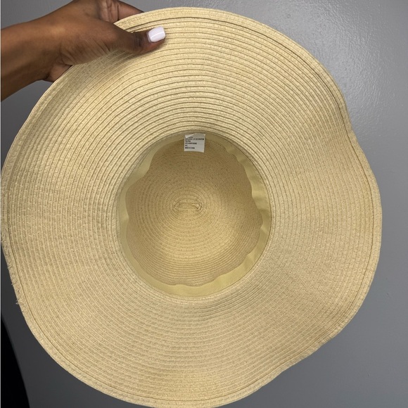 Floppy Summer Hat - Picture 2 of 3